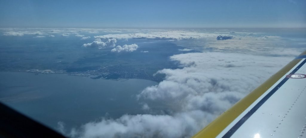 Über den Wolken nordöstlich Cuxhaven